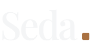 Travel Photographer Logo
